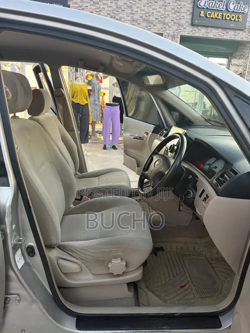 Toyota Corolla Spacio 2005 Gold