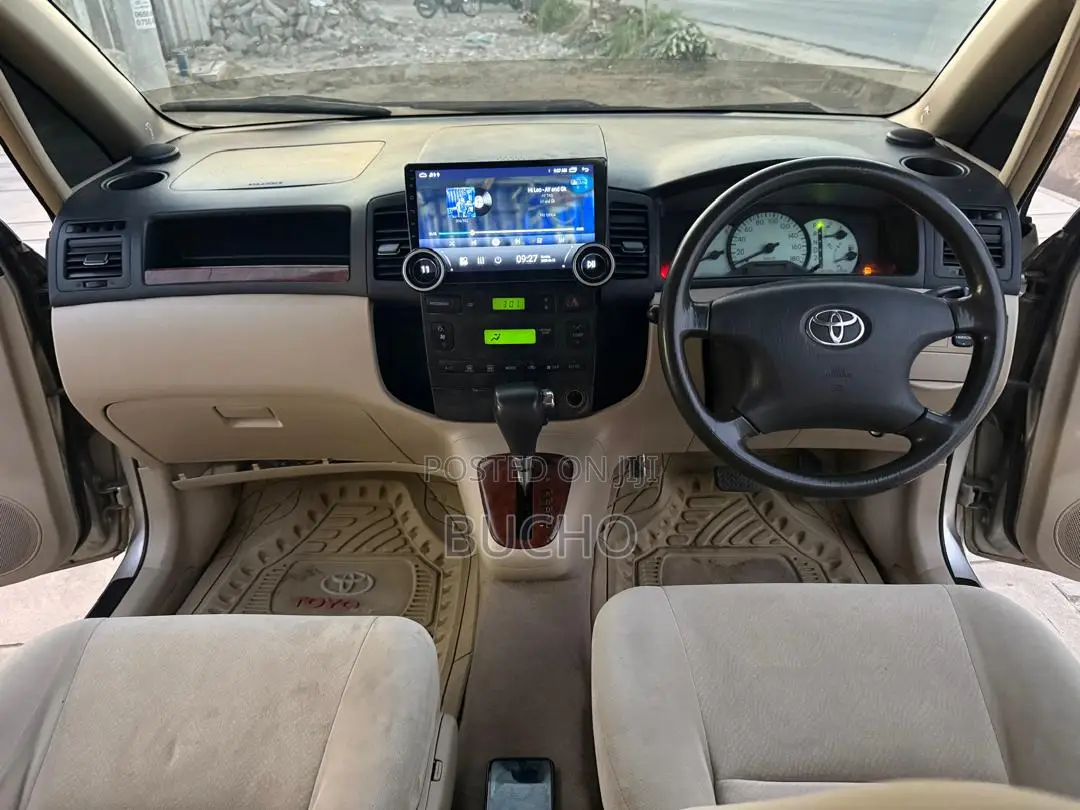 Toyota Corolla Spacio 2005 Gold