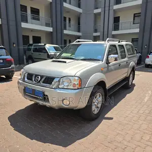 Nissan Hardbody 2019 Silver