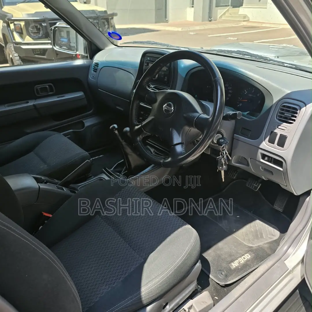 Nissan Hardbody 2019 Silver