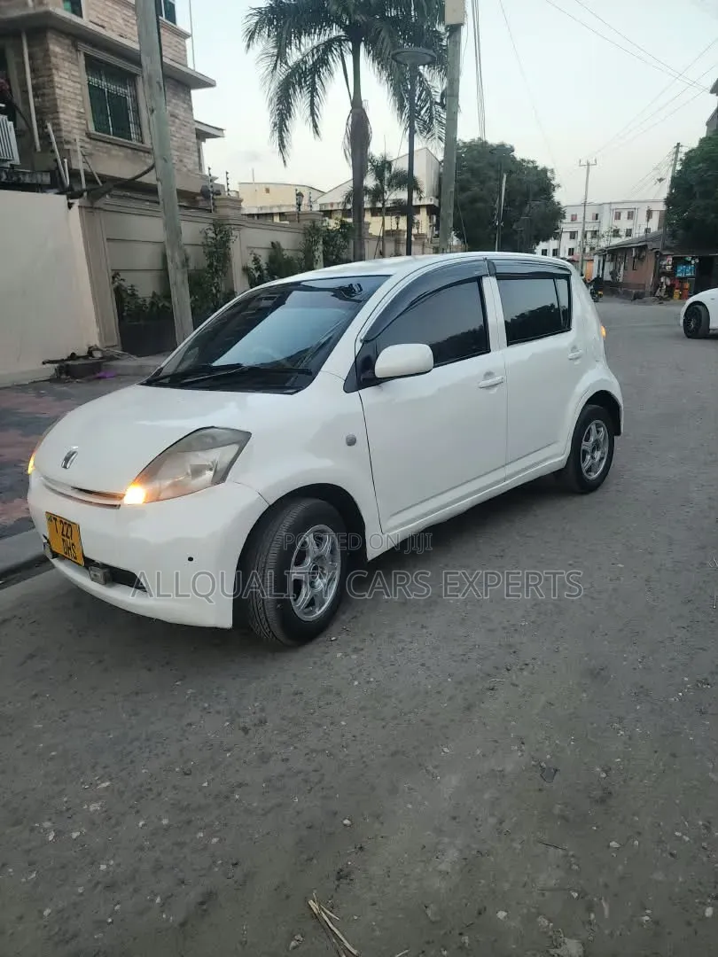 Toyota Passo 2004
