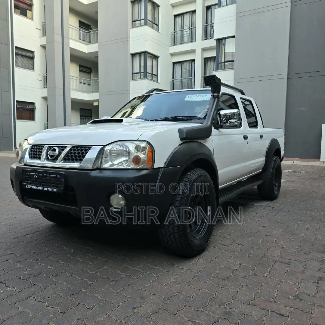 Nissan Hardbody 2019 White