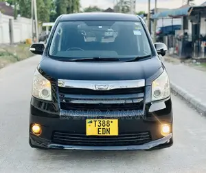 Toyota Noah 2.0 143hp FWD (7 Seater) 2007 Black