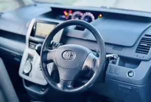 Toyota Noah 2.0 143hp FWD (7 Seater) 2007 Black
