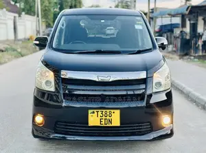 Toyota Noah 2.0 143hp FWD (7 Seater) 2007 Black