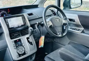 Toyota Noah 2.0 143hp FWD (7 Seater) 2007 Black