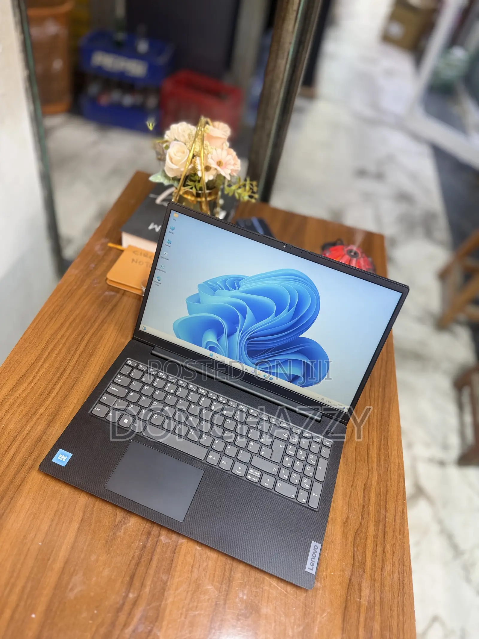 New Laptop Lenovo V15 8GB Intel SSD 256GB