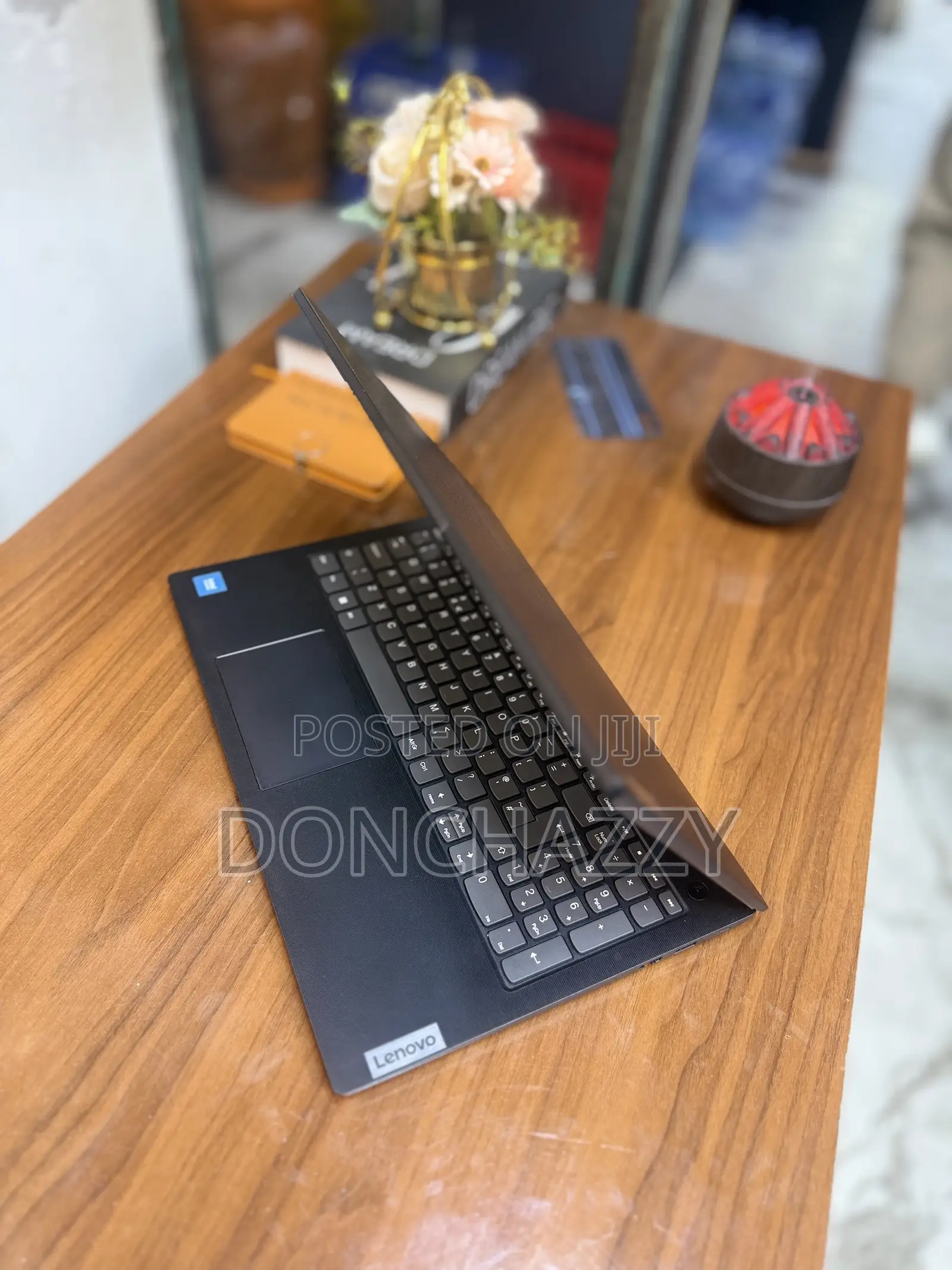 New Laptop Lenovo V15 8GB Intel SSD 256GB