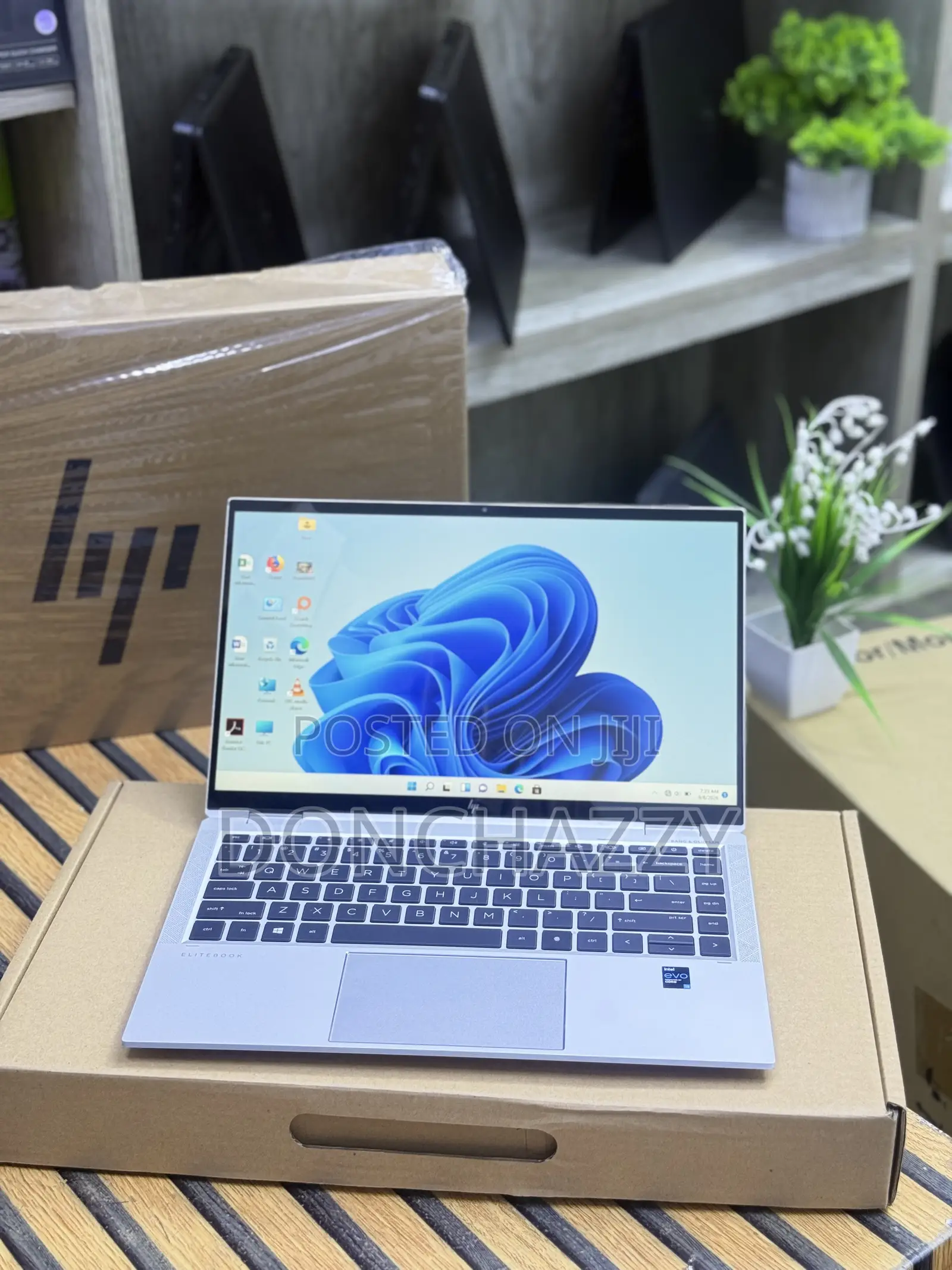 New Laptop HP EliteBook x360 1040 G9 16GB Intel Core i7 SSD 512GB