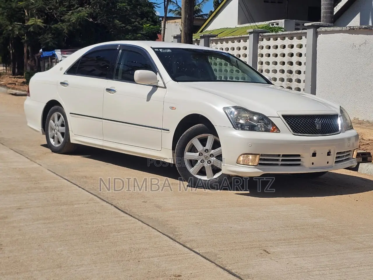 Toyota Crown 2004 White