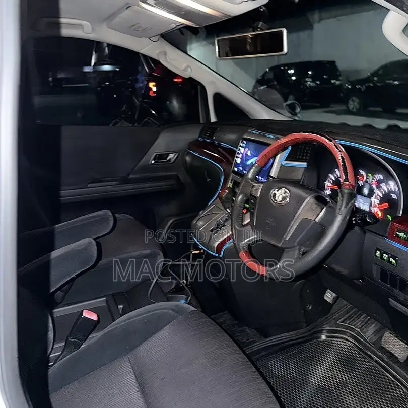 Toyota Vellfire 2009 White