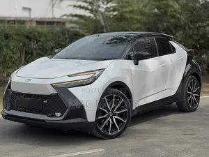 Toyota C-HR 2025 Off white