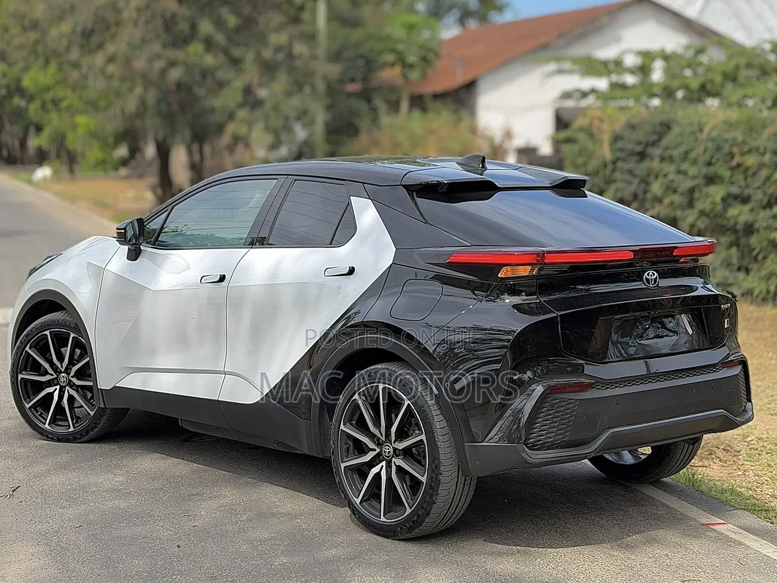 Toyota C-HR 2025 Off white