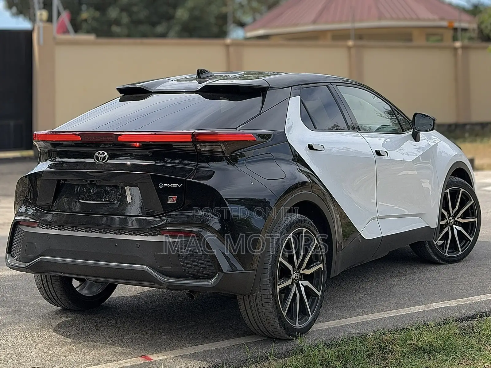 Toyota C-HR 2025 Off white