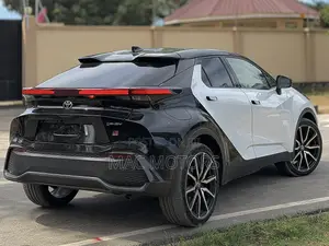 Toyota C-HR 2025 Off white