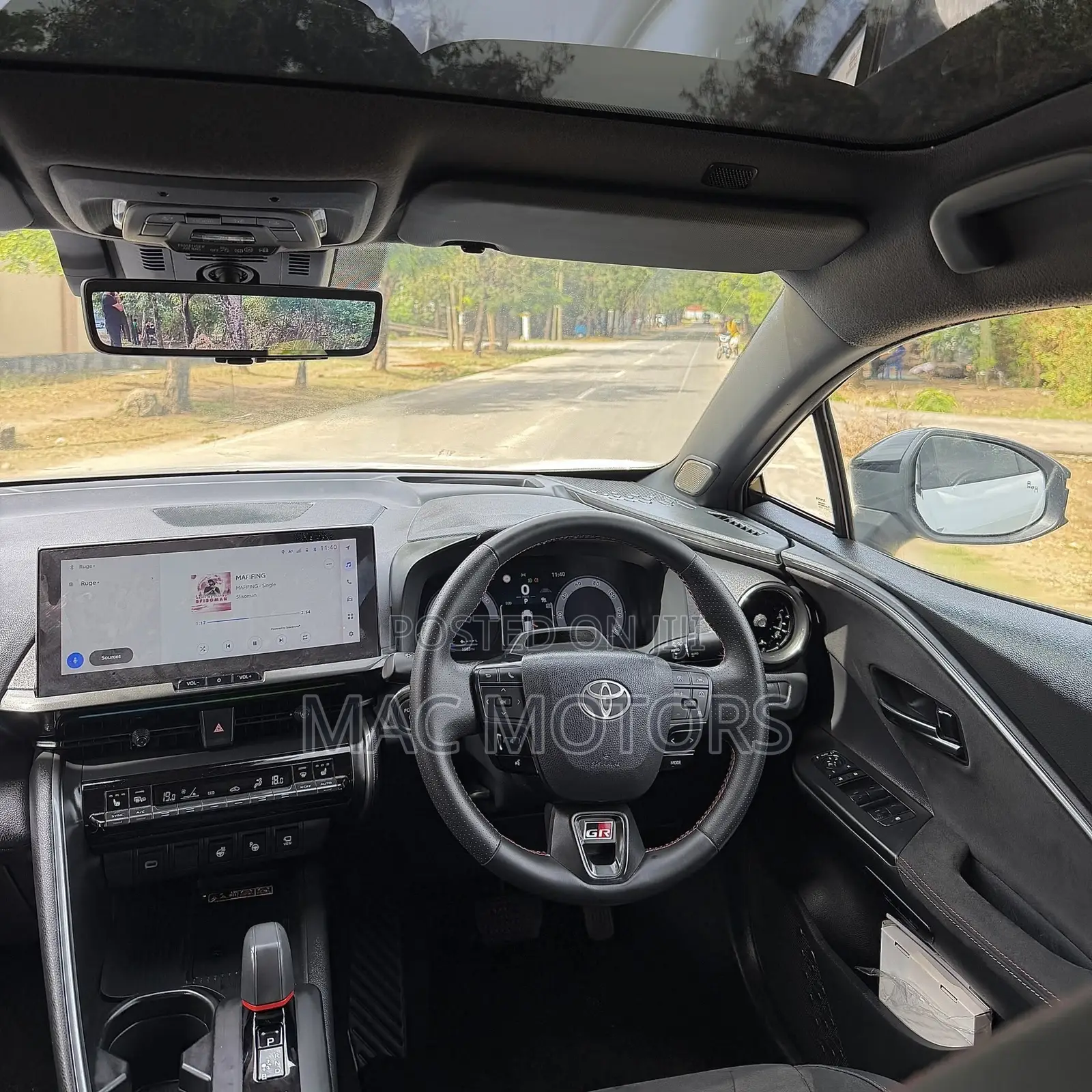 Toyota C-HR 2025 Off white