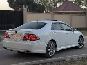 Toyota Crown 2009 White