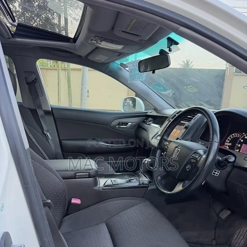 Toyota Crown 2009 White
