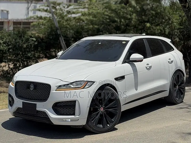 Jaguar F-Pace 2018 White
