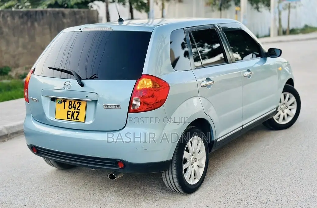 Mazda Verisa 2009 Blue