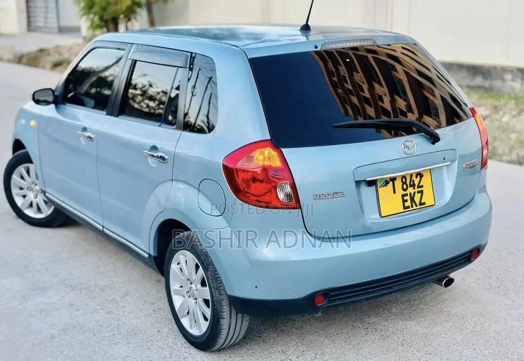 Mazda Verisa 2009 Blue