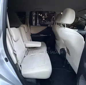 Toyota Ractis 2009 Silver