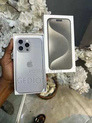 New Apple iPhone 15 Pro Max 256 GB Silver