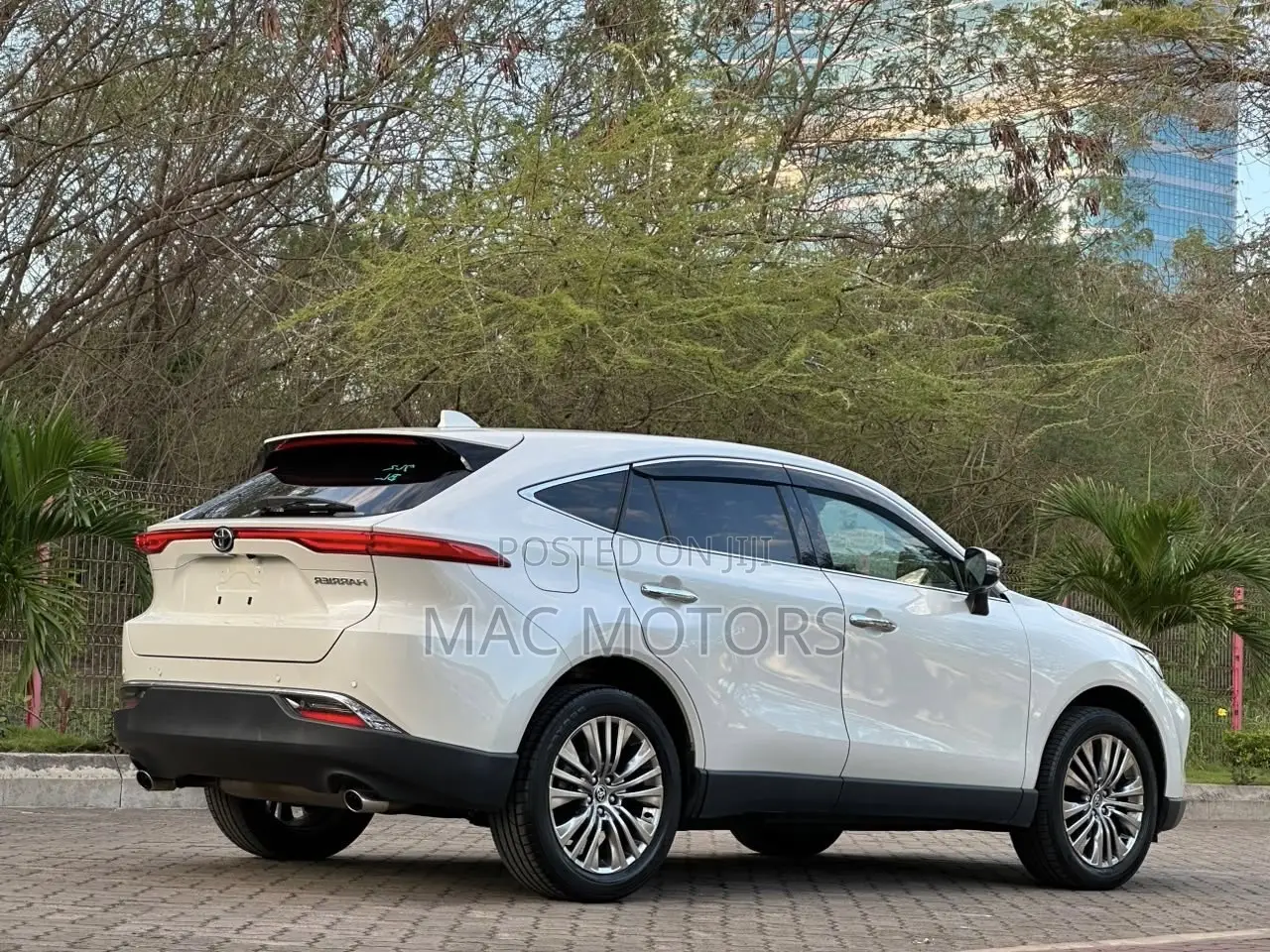 Toyota Harrier 2.0 2020 White