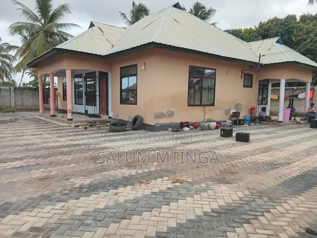 4bdrm House in Bunju for sale