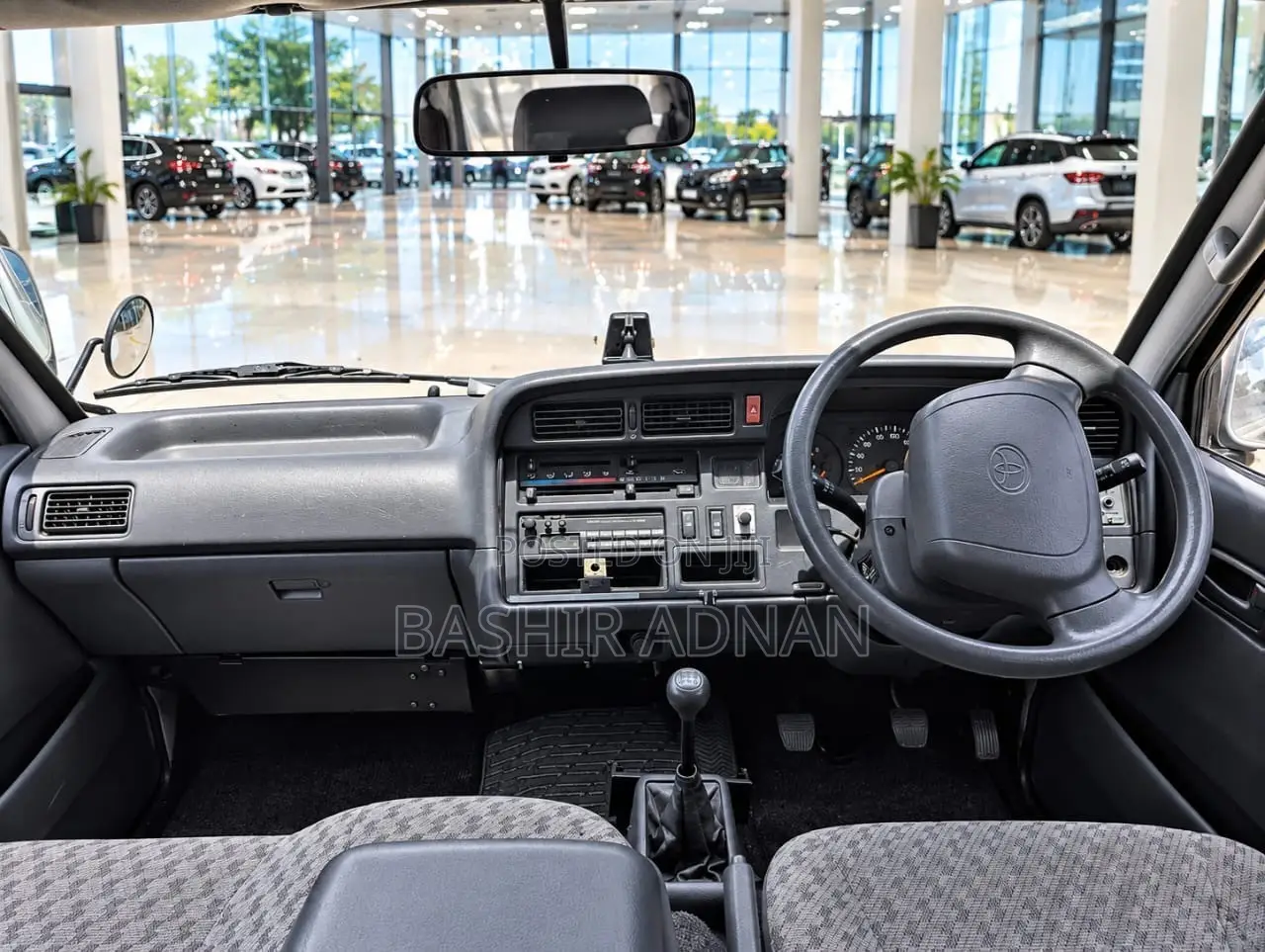 Toyota HiAce 1998 White