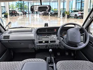 Toyota HiAce 1998 White