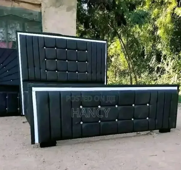 Tajiri Una Lala Chini Hadi Leo