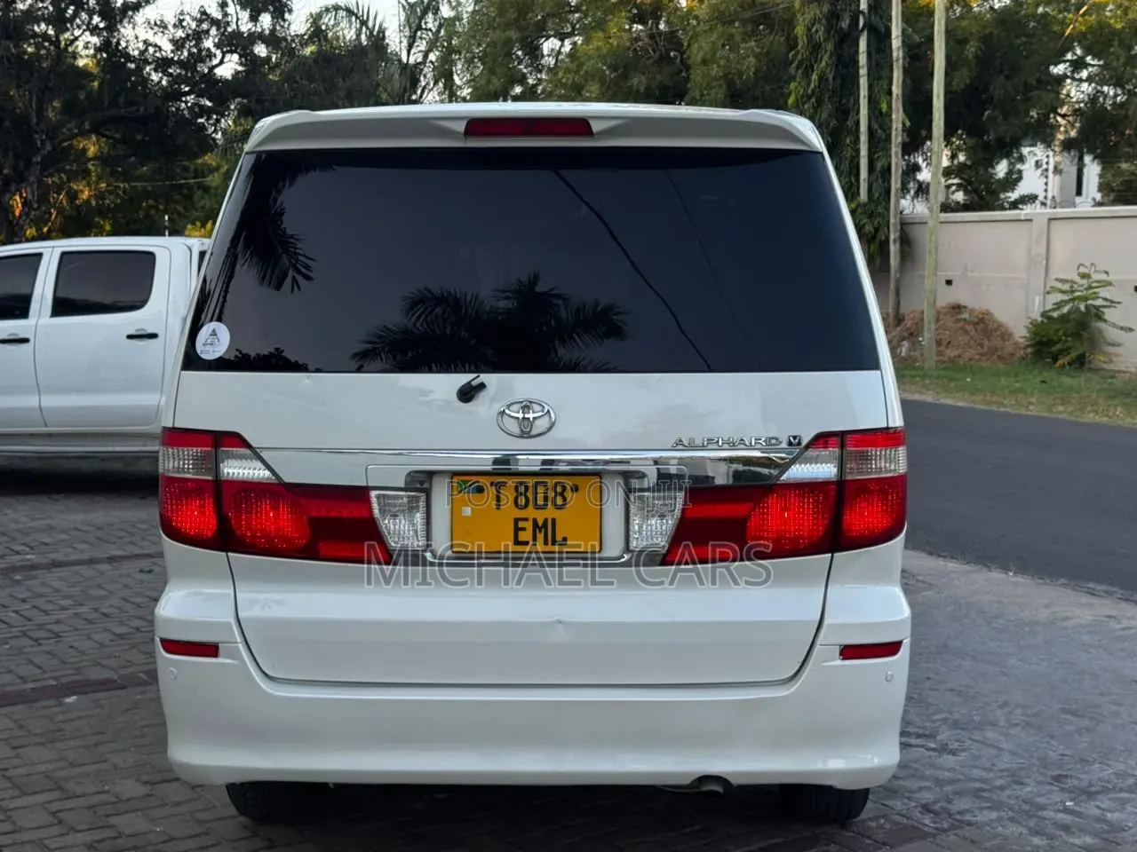 Toyota Alphard 2006 White