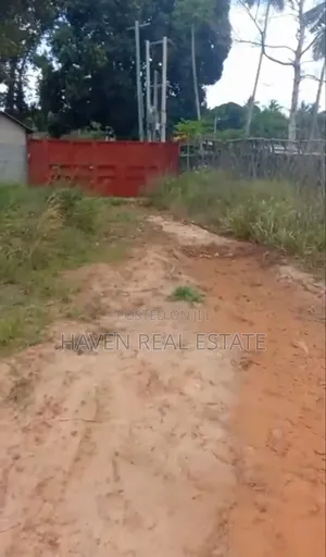Yard Inauzwa Mabagala Kisemvule
