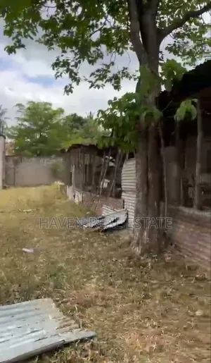 Yard Inauzwa Ukonga Mombasa