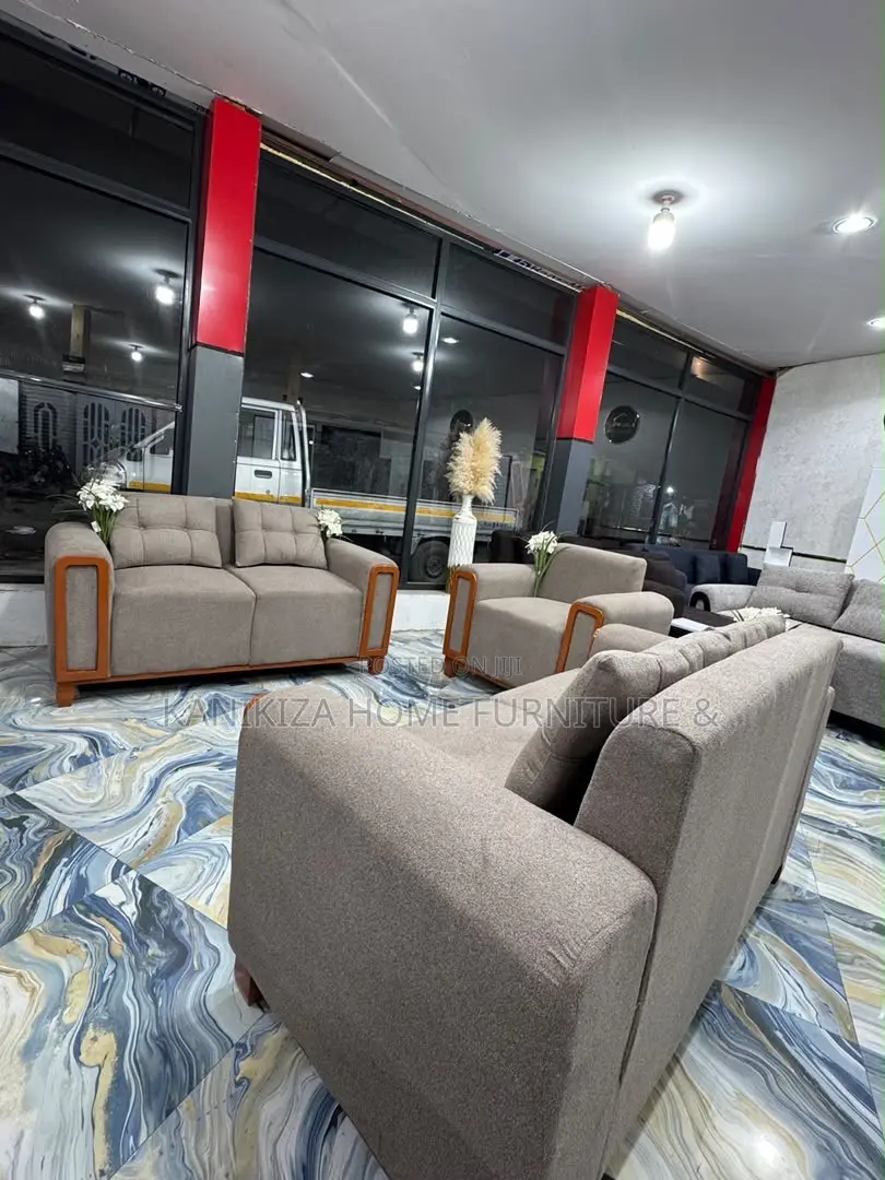 Modern Sofa Set Ya 2;2;1 Ni Nzuri Na Imara Sana