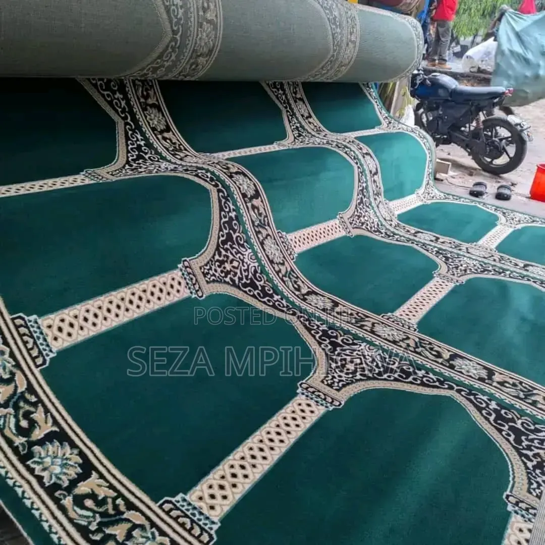 Zuria La Msikitini La Safu (Masajid Roll Carpet)