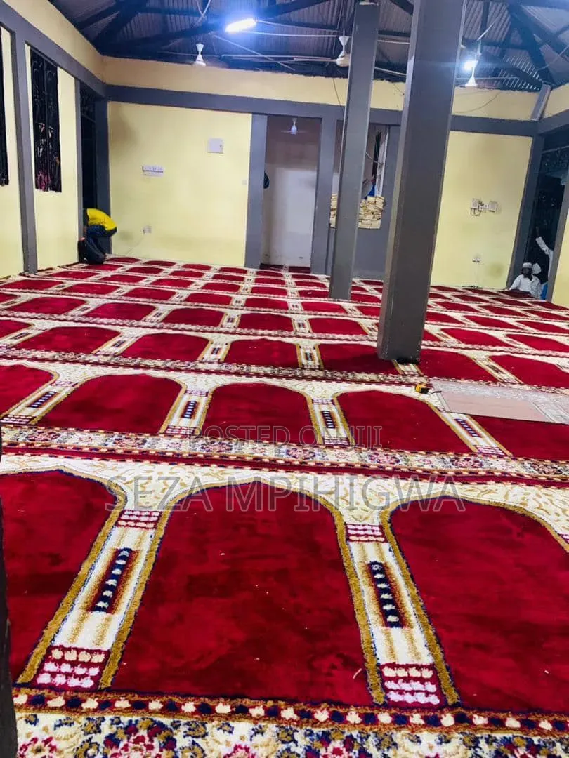 Zuria La Msikitini La Safu (Masajid Roll Carpet)