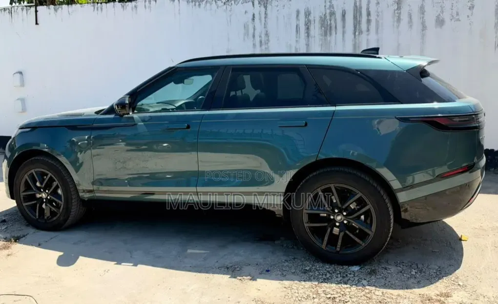 Land Rover Range Rover Velar 2025 Green