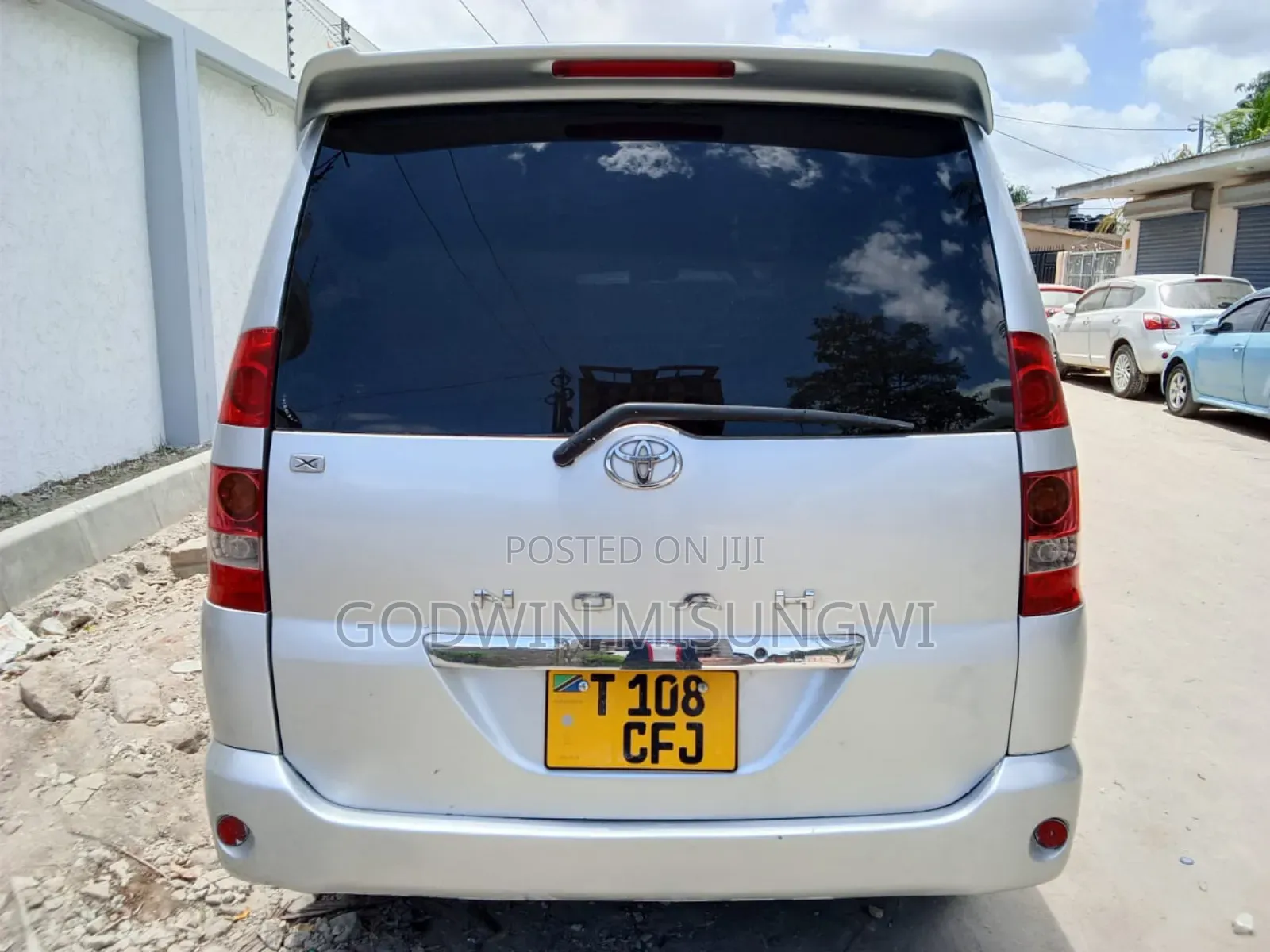 Toyota Noah 2001 Silver