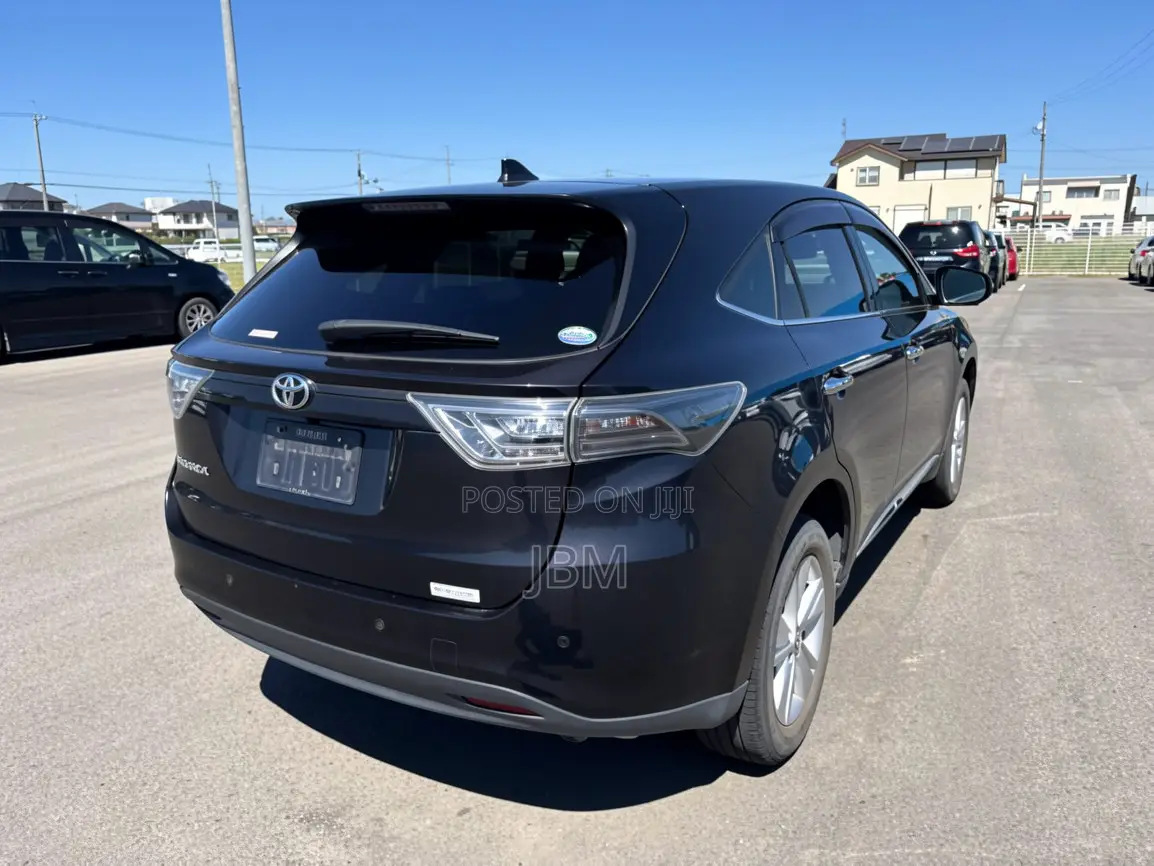 Toyota Harrier 2.0 2016 Black