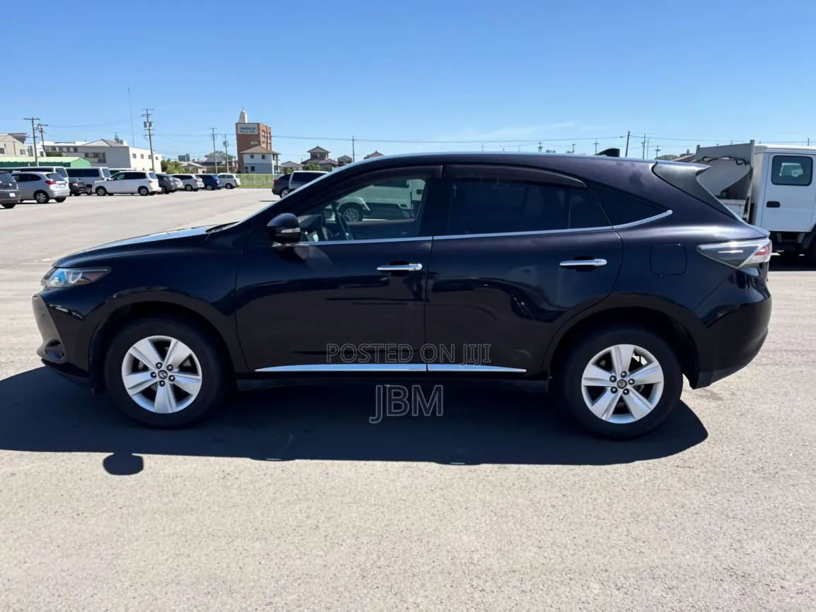 Toyota Harrier 2.0 2016 Black
