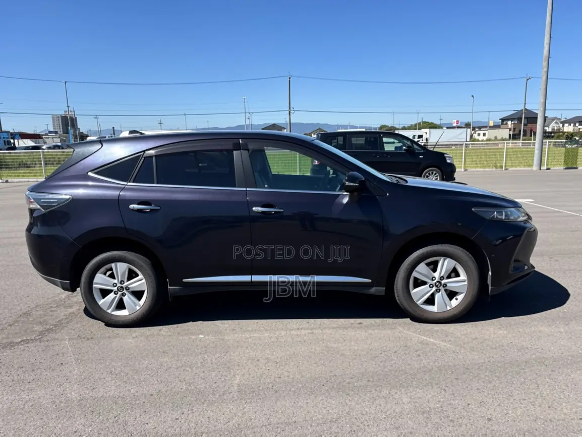 Toyota Harrier 2.0 2016 Black