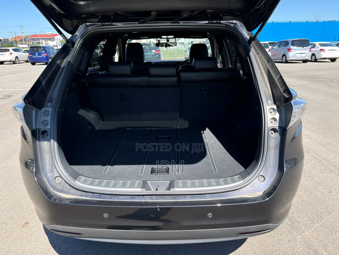Toyota Harrier 2.0 2016 Black