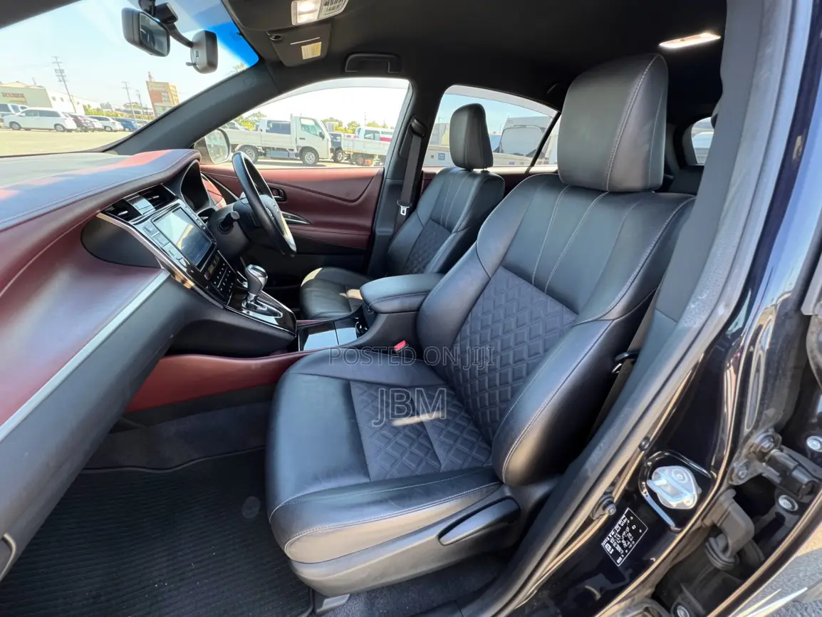 Toyota Harrier 2.0 2016 Black