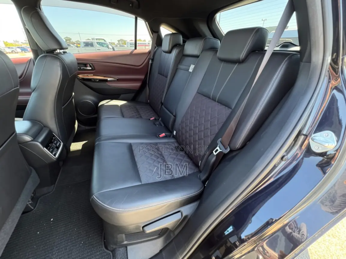 Toyota Harrier 2.0 2016 Black