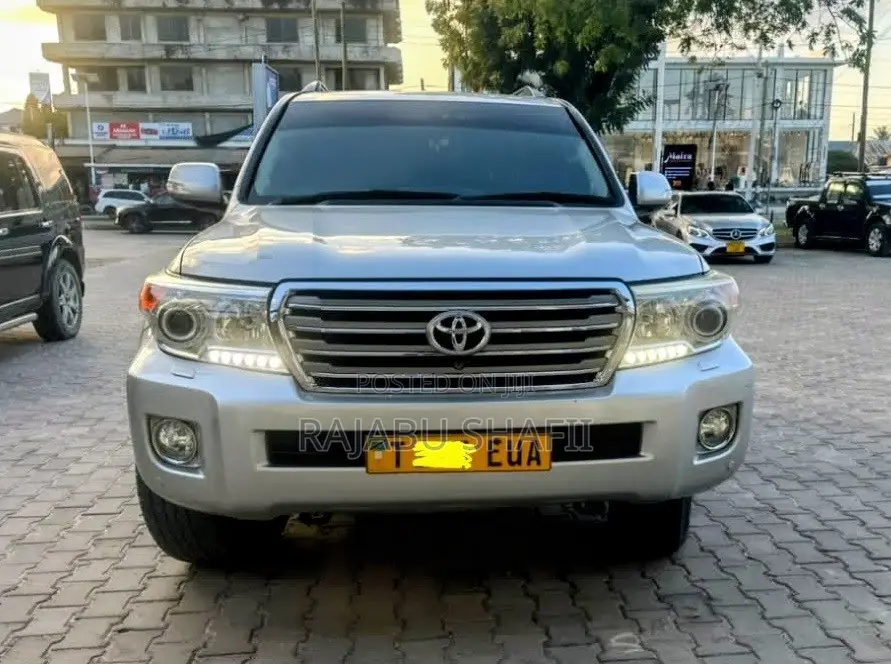 Toyota Land Cruiser 2016 Silver