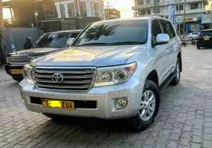 Toyota Land Cruiser 2016 Silver