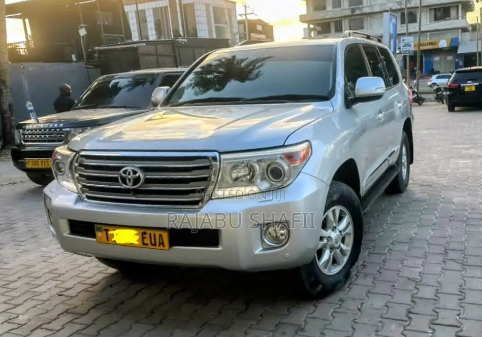 Toyota Land Cruiser 2016 Silver