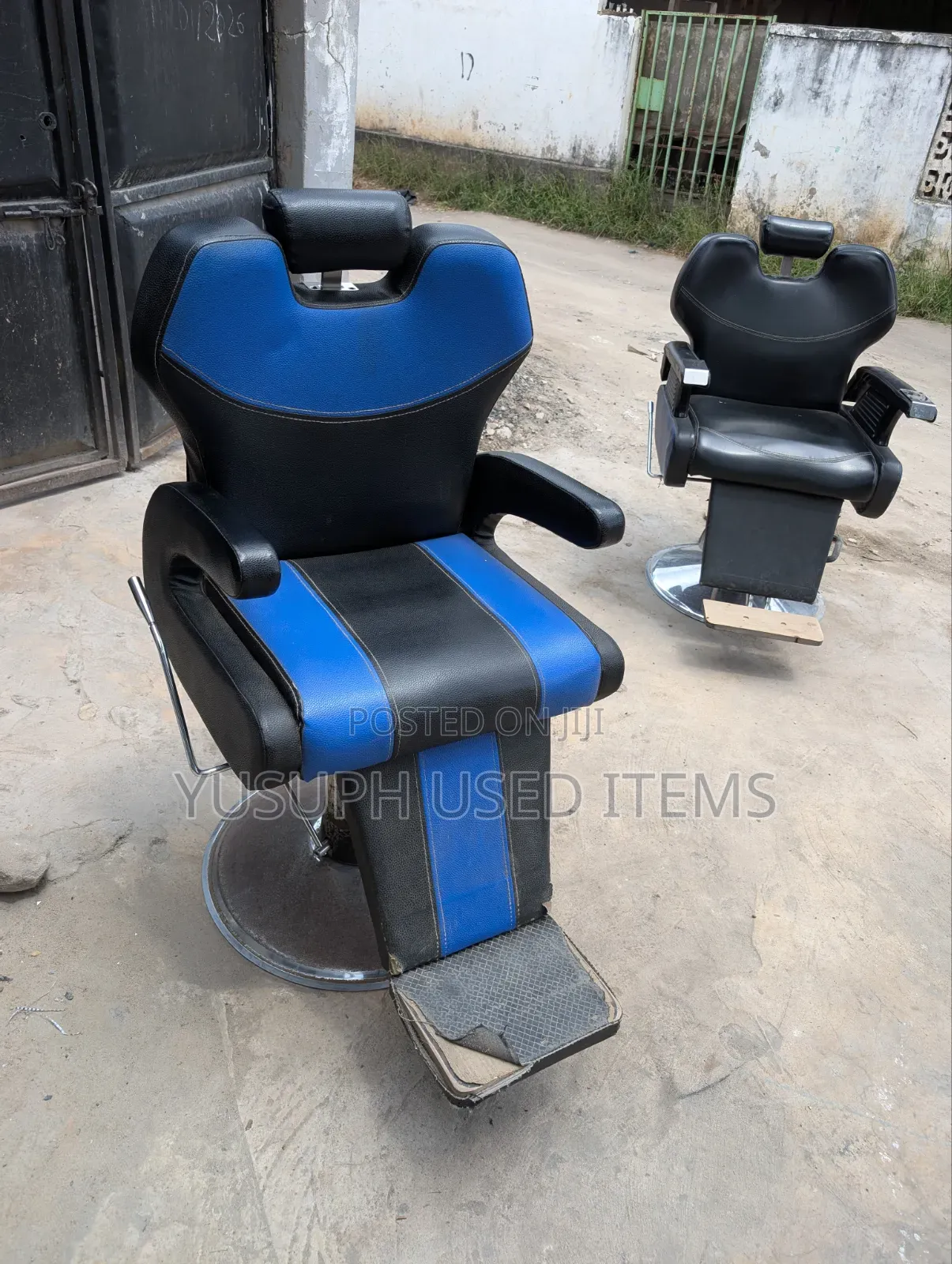 Kiti Cha Saloon